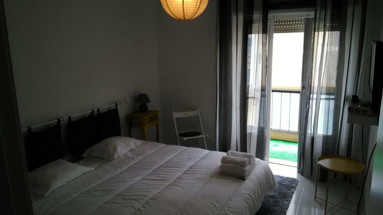 Vasco Santana Guesthouse โอดิเวลัส ภายนอก รูปภาพ
