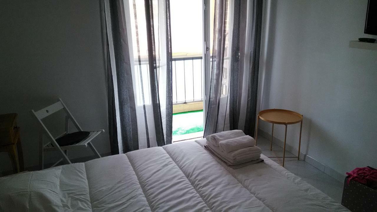 Vasco Santana Guesthouse โอดิเวลัส ภายนอก รูปภาพ