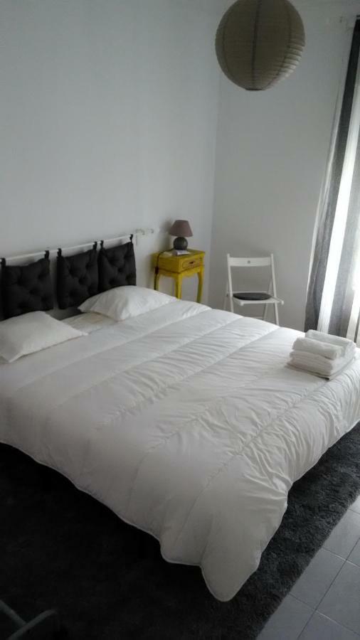 Vasco Santana Guesthouse โอดิเวลัส ภายนอก รูปภาพ