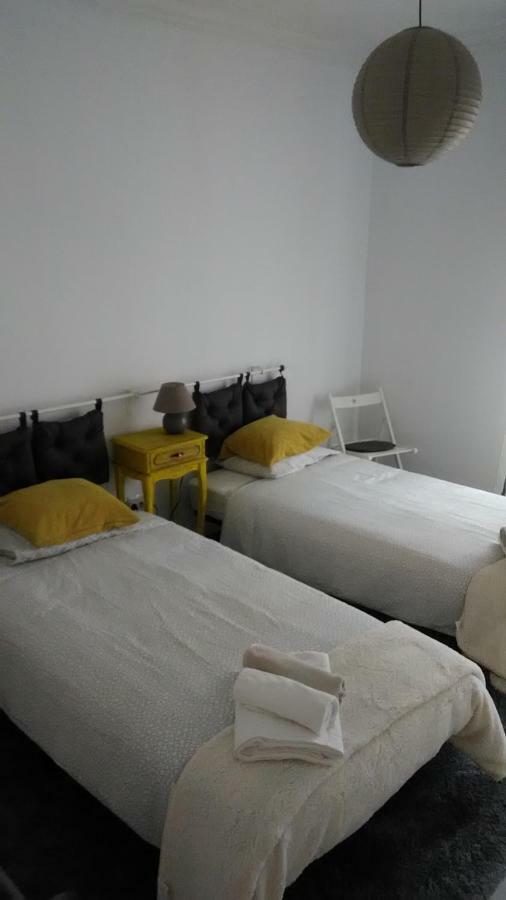 Vasco Santana Guesthouse โอดิเวลัส ภายนอก รูปภาพ